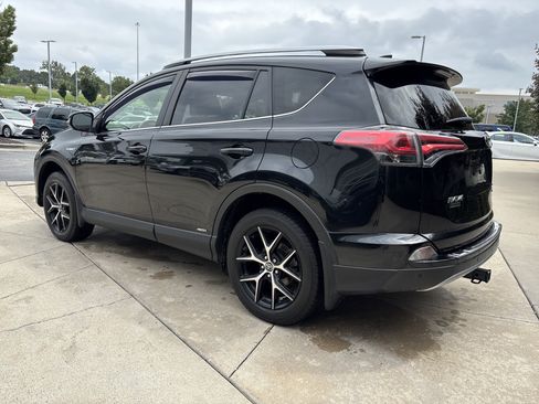 Used 2017 Toyota RAV4 SE AWD/4WD image 7
