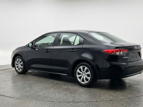 Used 2025 Toyota Corolla LE image 6