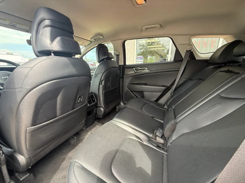 Used 2023 Kia Sportage EX FWD image 11