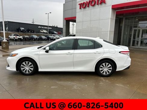 Used 2020 Toyota Camry LE FWD image 12
