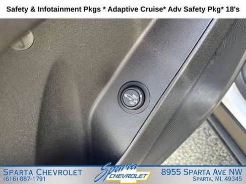 Used 2024 Chevrolet Equinox LT FWD image 13