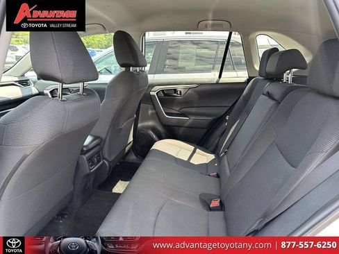 Used 2023 Toyota RAV4 LE AWD/4WD image 15