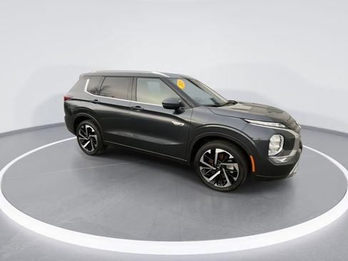 Used 2025 Mitsubishi Outlander SEL image 24