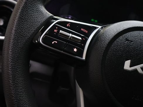 Used 2022 Kia Forte LXS w/ LXS Technology Package FWD image 19
