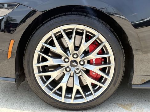 Used 2025 Ford Mustang GT Premium RWD image 9