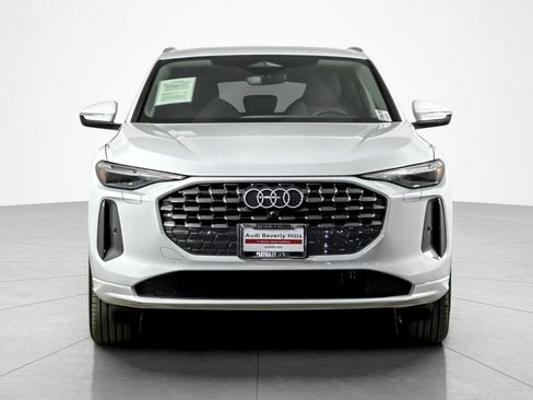 Used 2025 Audi Q5 Premium w/ Premium Plus AWD/4WD image 8