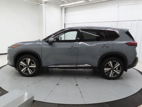 Used 2023 Nissan Rogue SL w/ SL Premium Package image 6