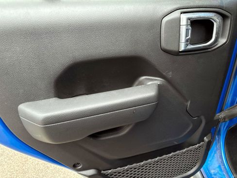 Used 2023 Jeep Wrangler Unlimited w/ Cold Weather Group image 8