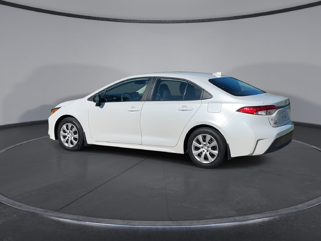 Used 2025 Toyota Corolla LE FWD image 6