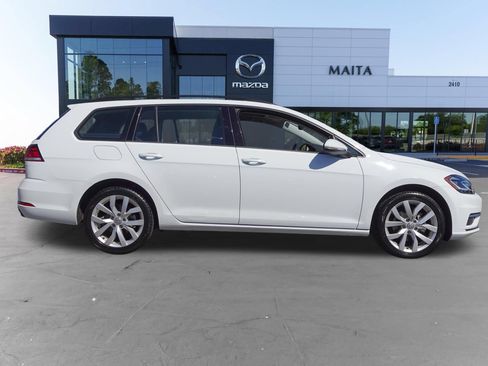 Used 2019 Volkswagen Golf SE FWD image 2