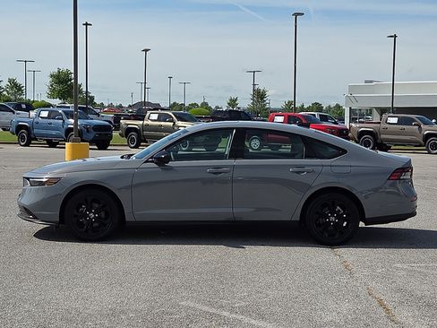 Used 2025 Honda Accord SE image 3