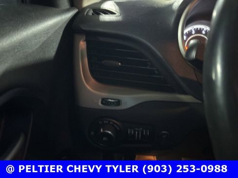 Used 2015 Jeep Cherokee Latitude w/ Comfort/Convenience Group image 12