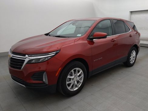 Used 2023 Chevrolet Equinox LT image 2
