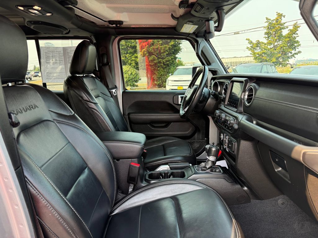 Used 2021 Jeep Wrangler Unlimited Sahara w/ Cold Weather Group AWD/4WD image 13