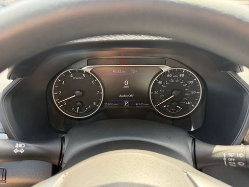 Used 2025 Nissan Altima 2.5 SV FWD image 40
