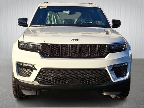 New 2025 Jeep Grand Cherokee Limited w/ Black Appearance Package image 2