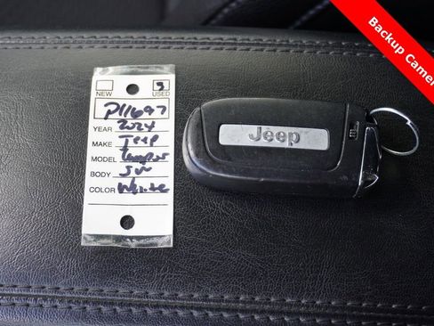 Used 2024 Jeep Compass Latitude image 27