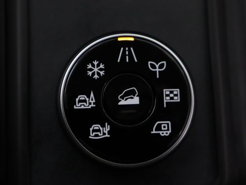 Used 2024 Nissan Pathfinder S image 48