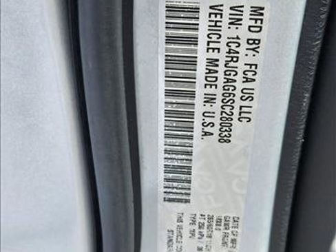 Used 2025 Jeep Grand Cherokee Laredo X w/ Luxury Tech Group I image 25