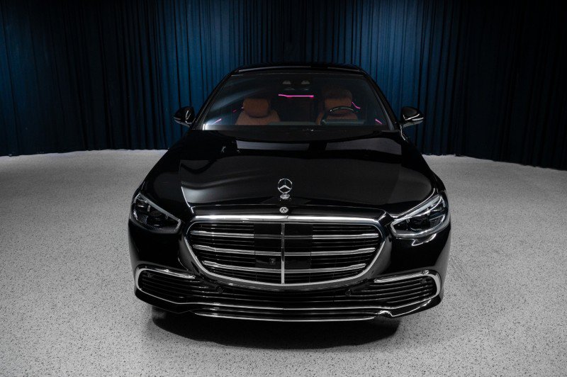 Used 2023 Mercedes-Benz S 580 4MATIC Sedan image 2