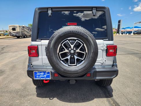 Used 2024 Jeep Wrangler Unlimited Rubicon image 6