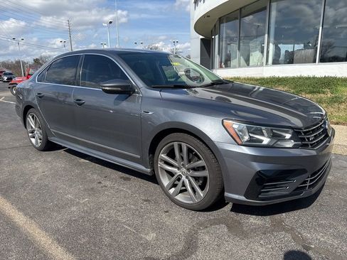 Used 2017 Volkswagen Passat 1.8T R-Line image 14