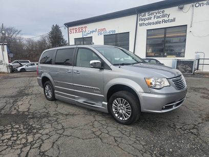 Used 2014 Chrysler Town & Country Touring-L w/ Driver Convenience Group