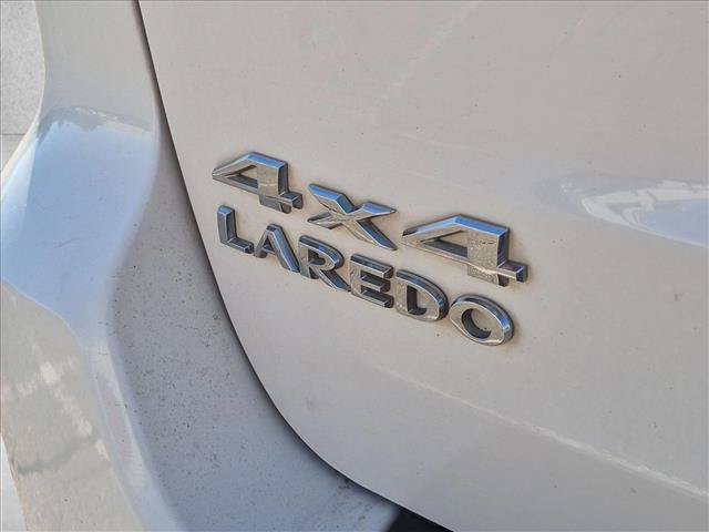 Used 2015 Jeep Grand Cherokee Limited AWD/4WD image 12