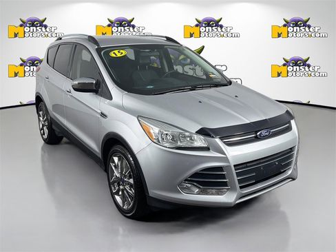 Used 2015 Ford Escape SE w/ SE Chrome Package image 3
