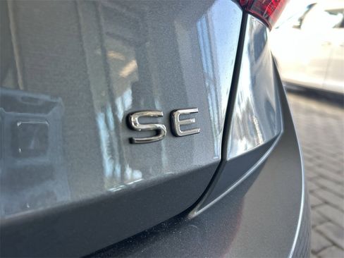 Certified 2024 Volkswagen Jetta SE w/ Panoramic Sunroof Package image 44