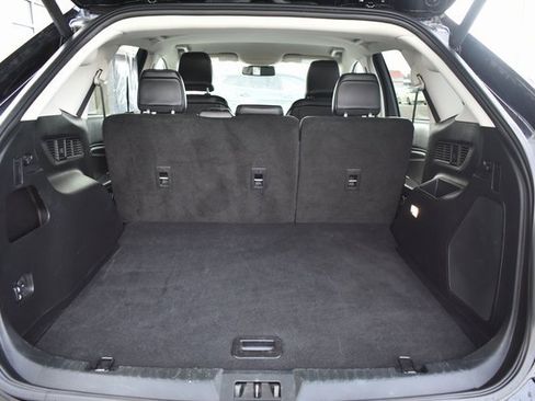 Used 2024 Ford Edge Titanium image 39