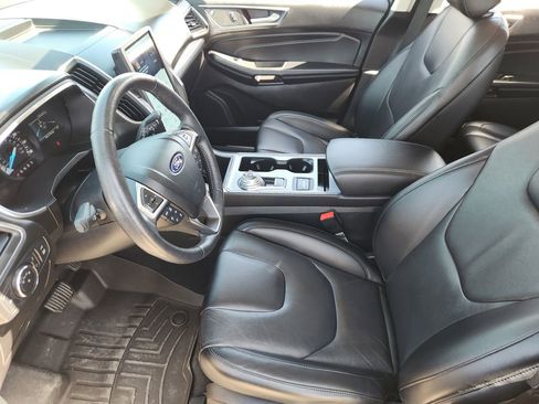 Used 2021 Ford Edge Titanium image 9