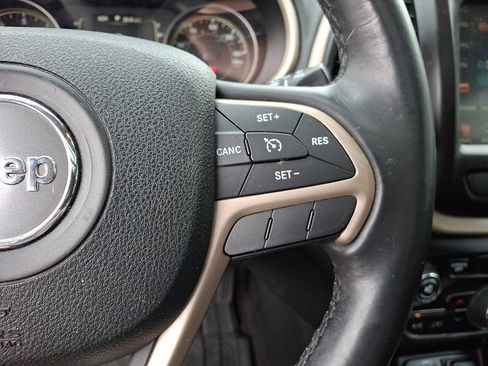 Used 2016 Jeep Cherokee 75th Anniversary AWD/4WD image 23