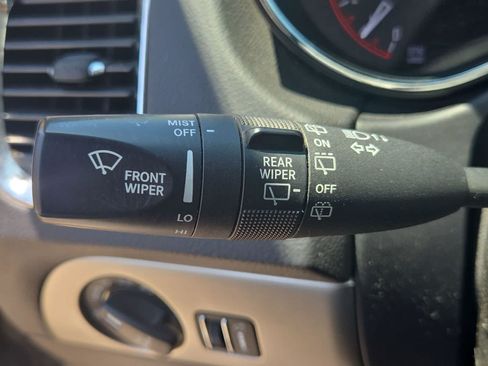 Used 2018 Dodge Durango SXT w/ 3rd Row Seating Group RWD image 23