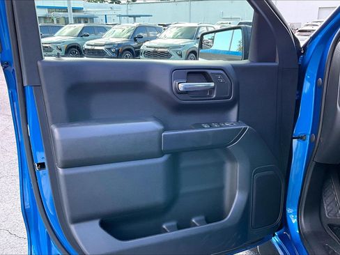 Certified 2023 Chevrolet Silverado 1500 Custom image 17