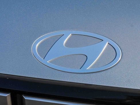 Certified 2025 Hyundai Santa Fe SEL image 6