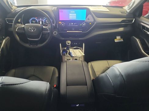 New 2026 Toyota Highlander Limited image 14