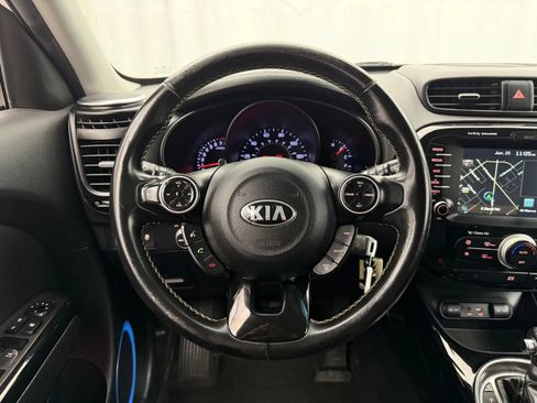 Used 2016 Kia Soul + w/ Audio Package FWD image 11