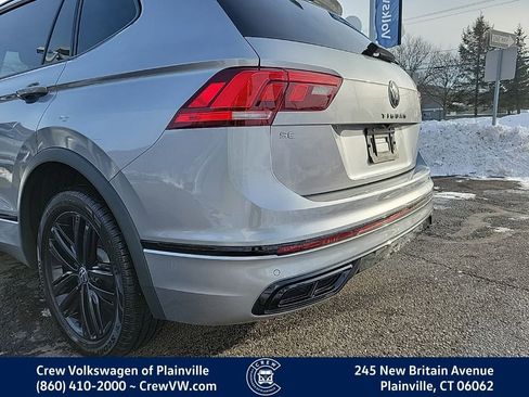 Certified 2022 Volkswagen Tiguan SE R-Line image 27
