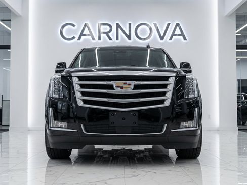Used 2020 Cadillac Escalade ESV Premium Luxury AWD/4WD image 2