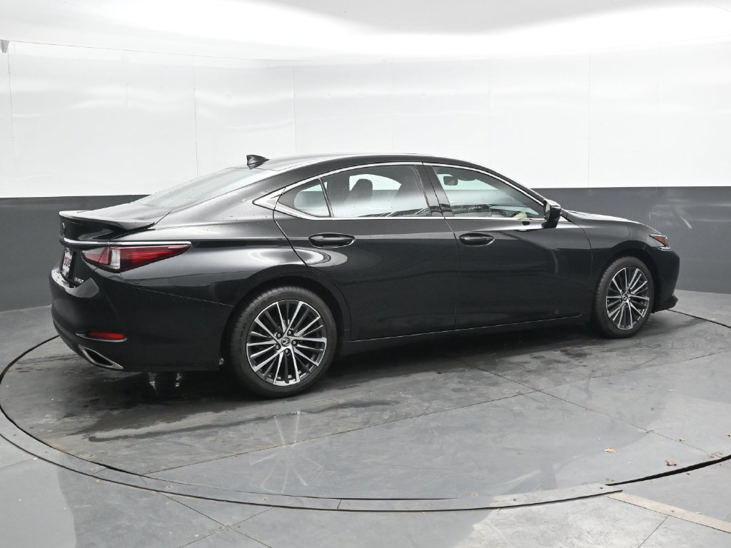 Used 2023 Lexus ES 350 w/ Premium Package FWD image 2