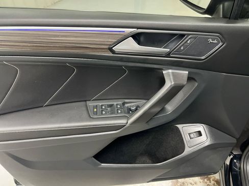 Used 2022 Volkswagen Tiguan SEL R-Line AWD/4WD image 22