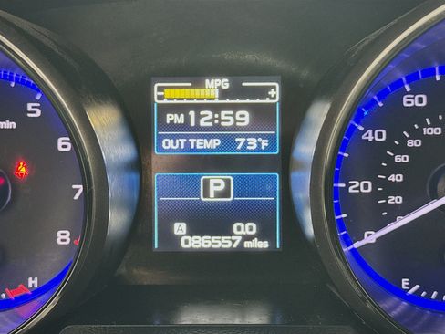 Used 2018 Subaru Outback 2.5i Premium AWD/4WD image 16