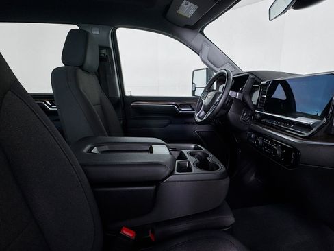 Used 2025 Chevrolet Silverado 2500 LT w/ Convenience Package image 27