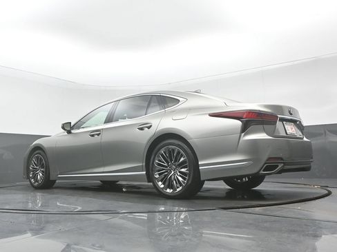 Used 2022 Lexus LS 500 AWD w/ Accessory Package (Z1) image 29