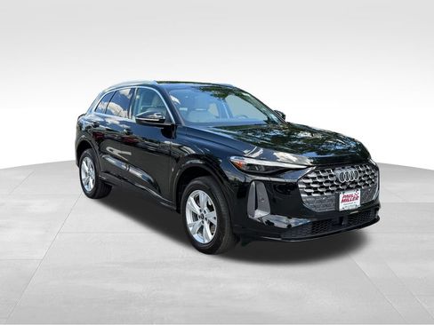 Used 2025 Audi Q5 Premium w/ Convenience Package AWD/4WD image 3