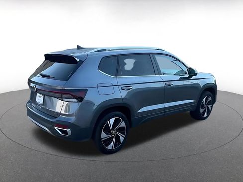 Used 2026 Volkswagen Taos SE AWD/4WD image 13