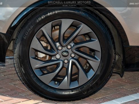 Used 2023 Land Rover Discovery S R-Dynamic image 39