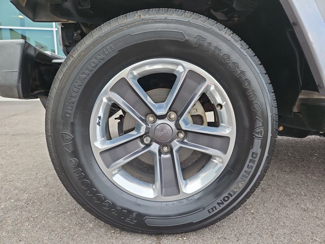 Used 2018 Jeep Wrangler Unlimited Sahara w/ Connectivity Group AWD/4WD image 22
