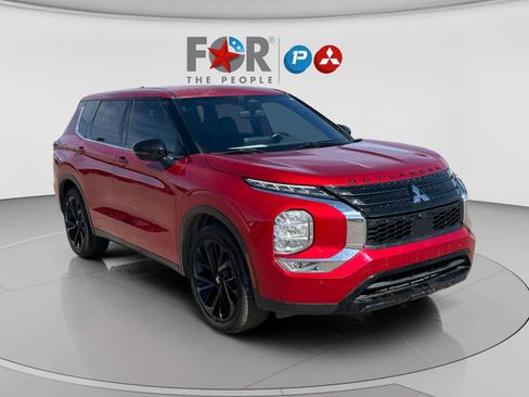 Used 2023 Mitsubishi Outlander SE Black Edition image 7